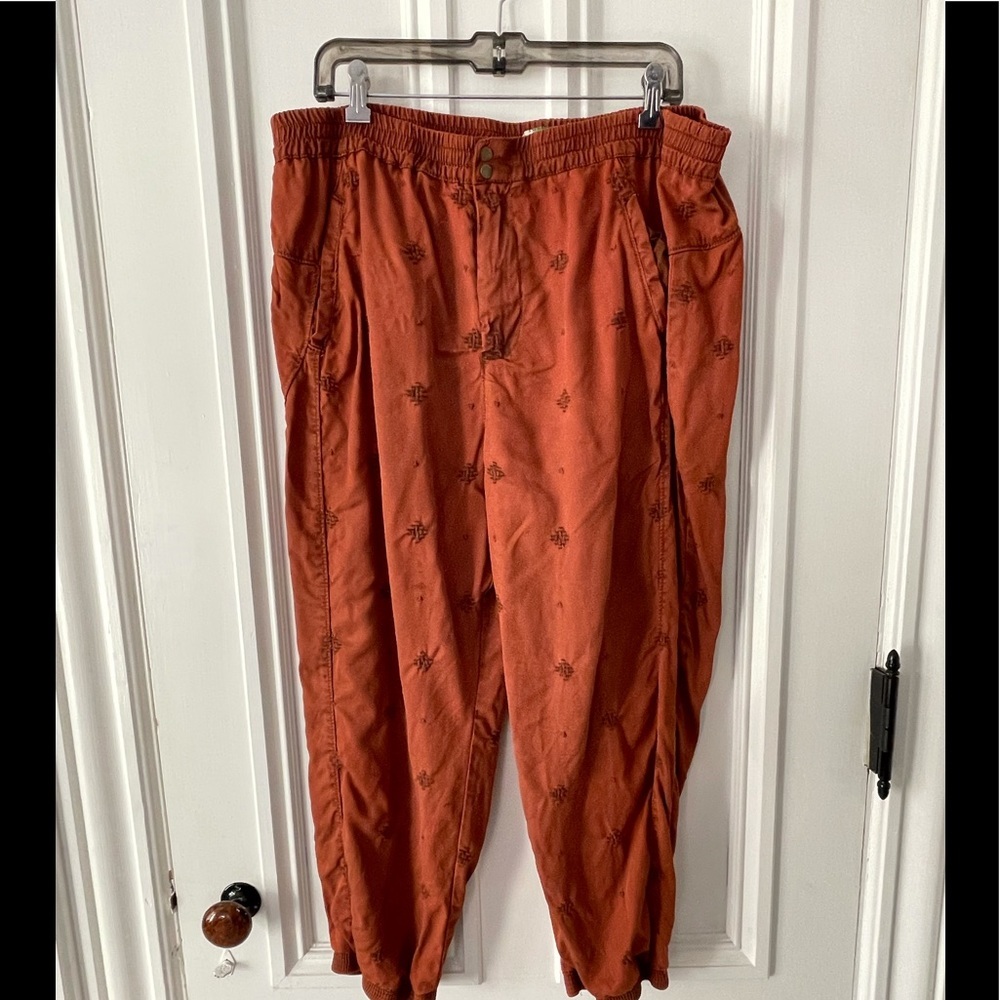 Anthro rust cotton lightweight pants XL